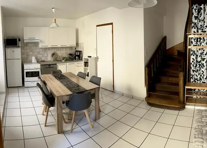 Gite Des Halles : 4-6 Pers. Maison De Bourg.