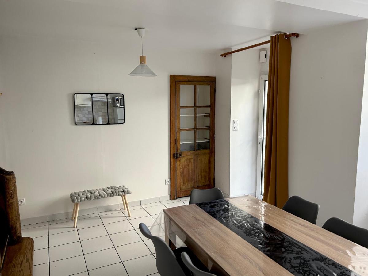 Des Halles : 4-6 Pers. Maison De Bourg. *